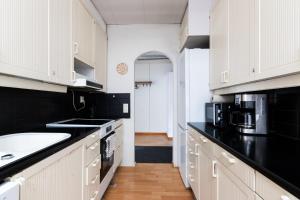 Functional and cozy 3 bedroom apartment for 6