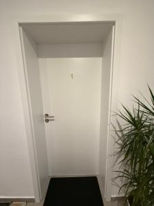 Schönes Zimmer-1 in Stuttgart-Mitte