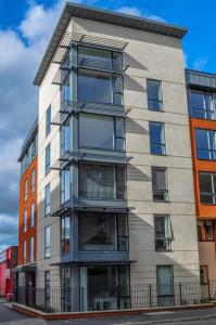Cozy apartment by Portland Square gardens