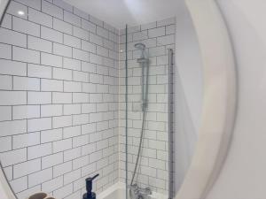 Beautiful 2BDR Apartment By Torr Property Group Short Lets & Serviced Accommodation With Free Parking Derby