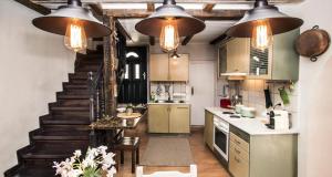 Victors Traditional House