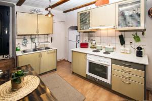 Victors Traditional House