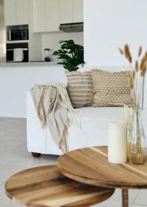 Beach House - Private Dock and Pool