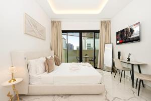 Studio and 1BR Meydan Azure Gateway Superior- 10min to Burj Khalifa, Dubai Mall and Airport and 20min to Marina