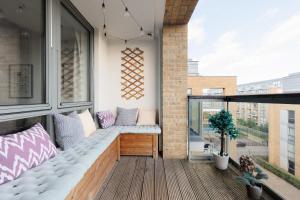 Modern 2BR Flat with Balcony near Angel and Canal