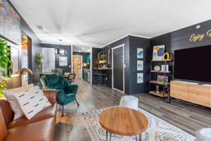 Marilyns Modern Hideaway A One of a Kind Find