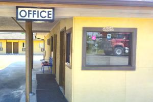 Relax Inn by OYO Sulphur Hwy 90