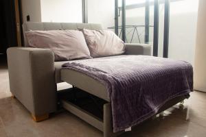 Frente a Viva Envigado, AC, moderno e iluminado