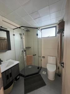 Green views - modern cosy apartment in Westlands