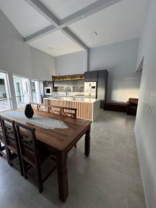 Refúgio à Beira da Lagoa