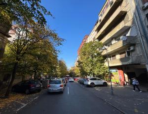 Anywhere on Foot - FREE Parking