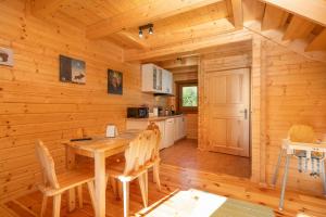 DOMKI JANOSIK - Janosik Komfort - nowoczesność, światłowód i prywatnośc