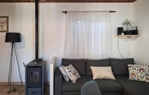 Three-Bedroom Holiday Home With Sea View In Praznica