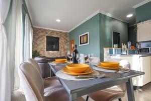 Bright 2-Bedroom Seaview Apartment - Senglea