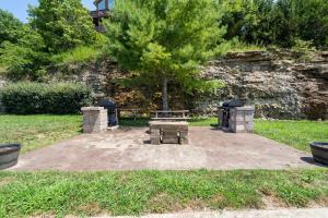 Stone Cliff Relaxation with Resort Amenities