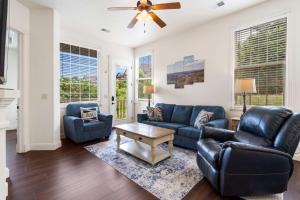 Stone Cliff Relaxation with Resort Amenities