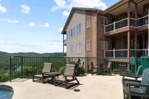Stone Cliff Relaxation with Resort Amenities