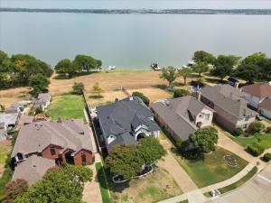 5BR Lakefront Luxury - Pool Dock & Views