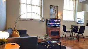 Notting Hill- The One One One! -5-