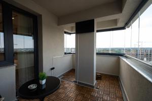 The Velvet Glow by Blvd 63B3 - Warm Modern Stay with Elegant Design