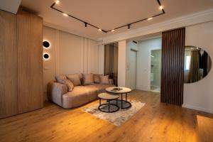 The Velvet Glow by Blvd 63B3 - Warm Modern Stay with Elegant Design