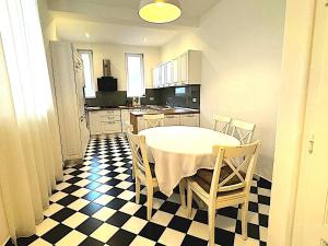 Quiet oasis in the city center