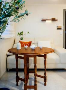 #1월 할인#홍대ㆍ공항철도 #올리모델링#홍대입구역 도보9분#연트럴파크3분#무료짐보관#6인#호텔침구#무료와이파이#세탁건조기#무료주차#교통최고#무료 넷플릭스