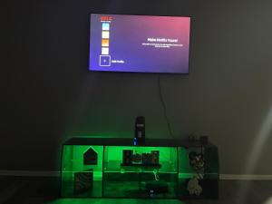 Modern 3BR 2 bathroom Near High Point University & Market Sleeps 6