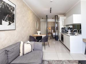 Elcaro Luxe Suite at The Ellipse