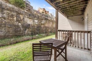 The Moab and Country Farmhouse Duo - Table Rock