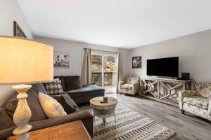 Country Farmhouse - Best of Branson