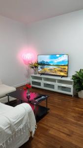 2靠近奥利机场 巴黎圣母院 埃菲尔铁塔 卢浮宫凯旋门 经济大床双人间