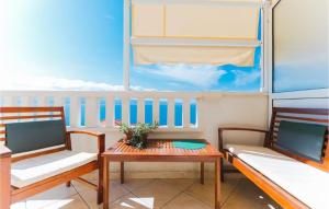 Lovely Apartment In Omis With Wifi