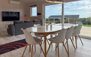 Pet Friendly Home In Rønde With Wifi