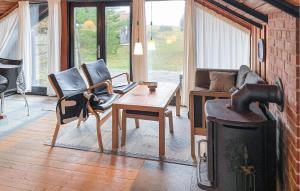 Amazing Home In Humble With Wifi