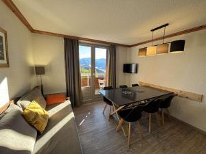 Duplex 6 pers, skis aux pieds, piscine & sauna - LAlpe dHuez - FR-1-405-211