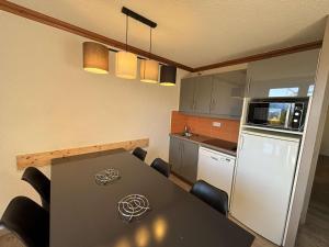 Duplex 6 pers, skis aux pieds, piscine & sauna - LAlpe dHuez - FR-1-405-211