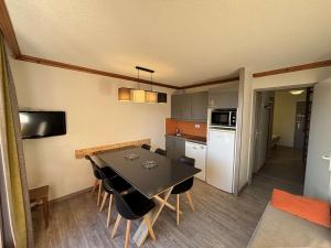 Duplex 6 pers, skis aux pieds, piscine & sauna - LAlpe dHuez - FR-1-405-211