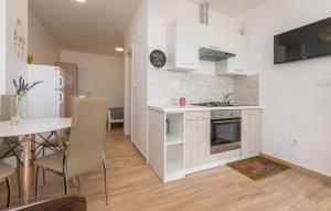 Stunning Apartment In Turanj With Wifi