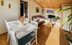 2 Bedroom Stunning Home In Lysekil