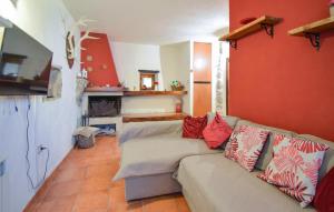 4 Bedroom Stunning Home In Montenero Val Cocchiar