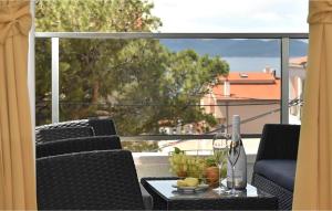 1 Bedroom Beautiful Apartment In Makarska
