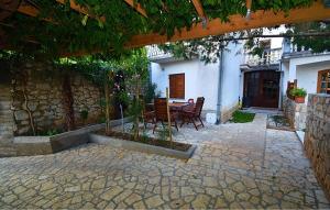 House With Heated Pool