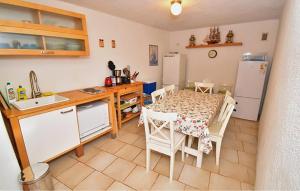 House With Heated Pool