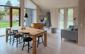 Beautiful Home In Gilleleje With Wifi