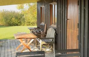 2 Bedroom Stunning Home In Helsinge