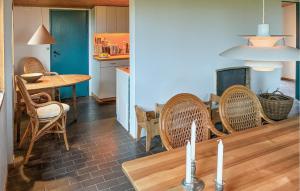 2 Bedroom Stunning Home In Helsinge