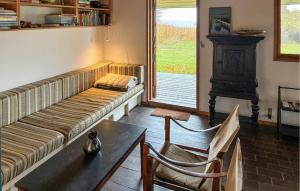 2 Bedroom Stunning Home In Helsinge