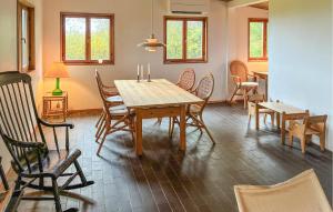 2 Bedroom Stunning Home In Helsinge