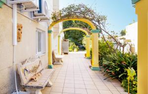 Beautiful Apartment In Oliva With Wifi